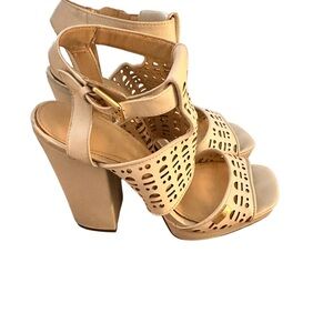 Calvin Klein White Leather Verna Block Heel Laser Cut Sandals, size 9.5